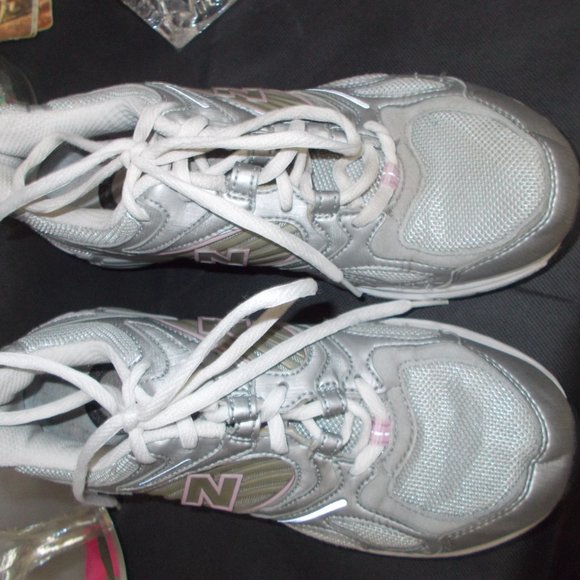 EUC Ladies Nike shoes size 8.5 B - Picture 4 of 4